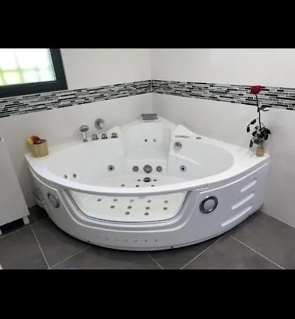 Maison/jacuzzi A 5 Min De La Le Pradet