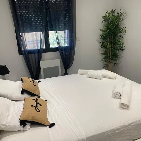 Maison/jacuzzi A 5 Min De La Σπίτι διακοπών *