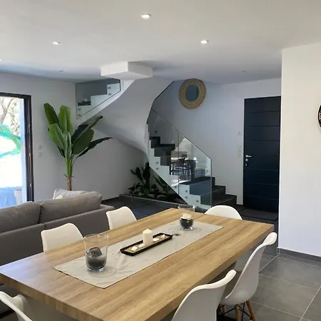 Maison/jacuzzi A 5 Min De La Le Pradet
