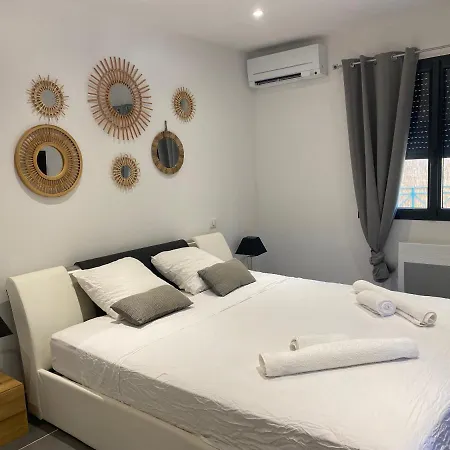 Holiday home Maison/jacuzzi A 5 Min De La